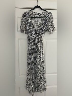 Lucky Brand Geometric Wrap Midi Dress in Navy and White